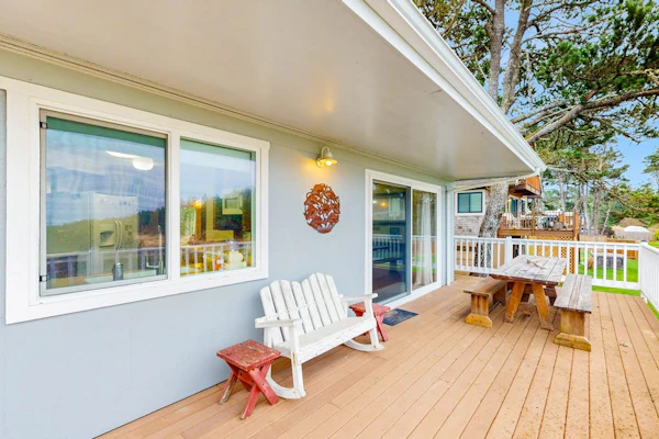 Oceanfront charmer with wood fireplace, games, & scenic deck - dog-friendly