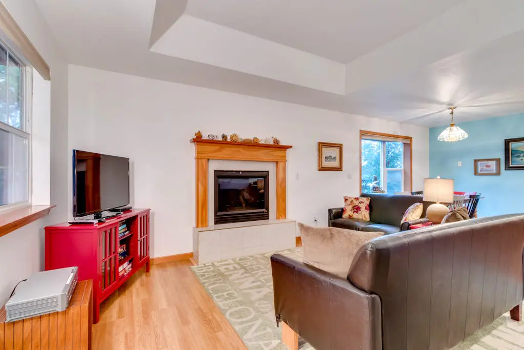 Dog-Friendly Home with Private Hot Tub - Near City Park and Beach Access