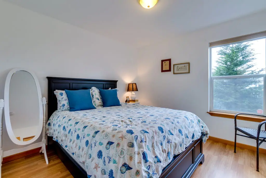 Dog-Friendly Home with Private Hot Tub - Near City Park and Beach Access
