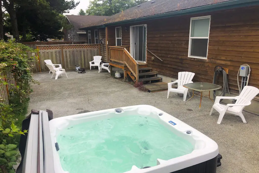 Dog-Friendly Home with Private Hot Tub - Near City Park and Beach Access