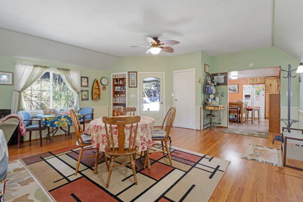 Bright & roomy beach home with a furnished deck & ocean access
