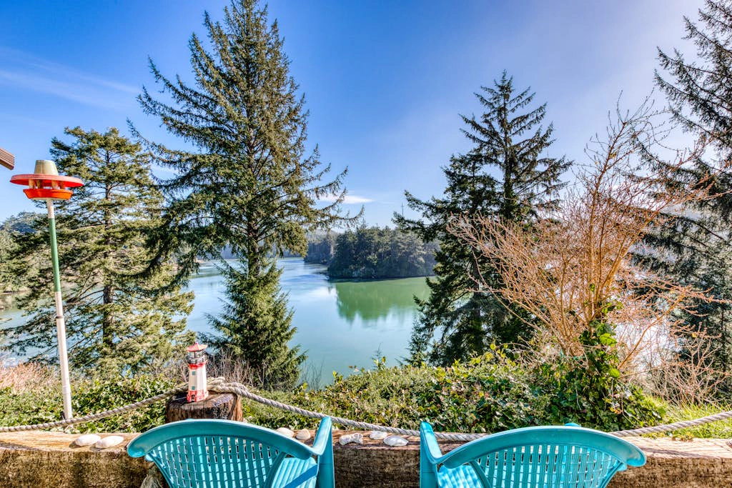 Riverfront Home with Beautiful Water Views, Patio & Fireplace