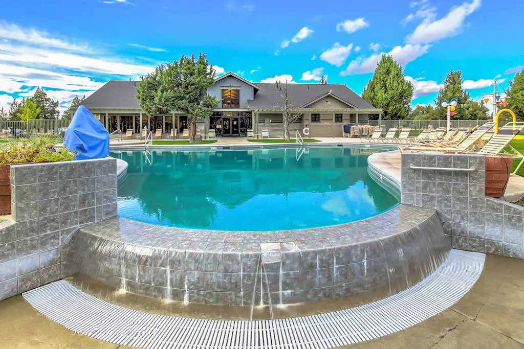 Robin Court Retreat