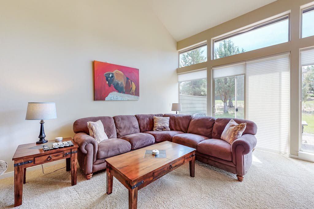 2-Story Home w/Patio, Gas Grill, Gas Fireplace, Free WiFi, Shared Pools, Hot Tub