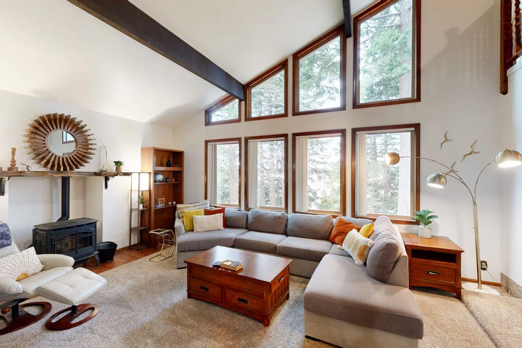 3-story home with private deck, bar & entertainment room, & W&D