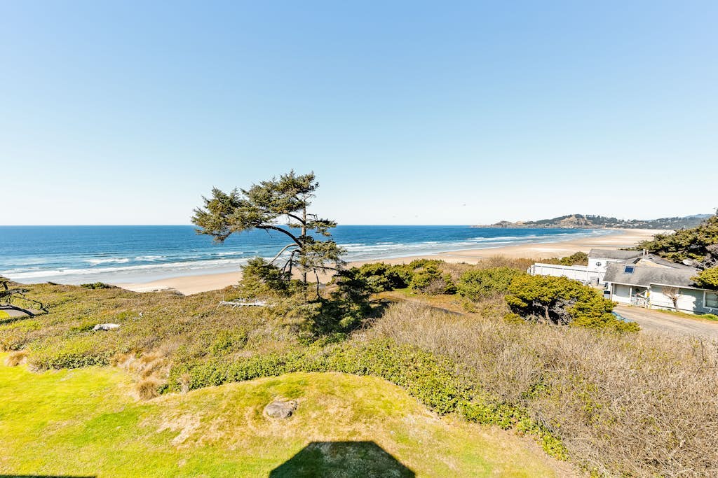 Oceanfront top floor condo with stunning views gas fireplace and grill