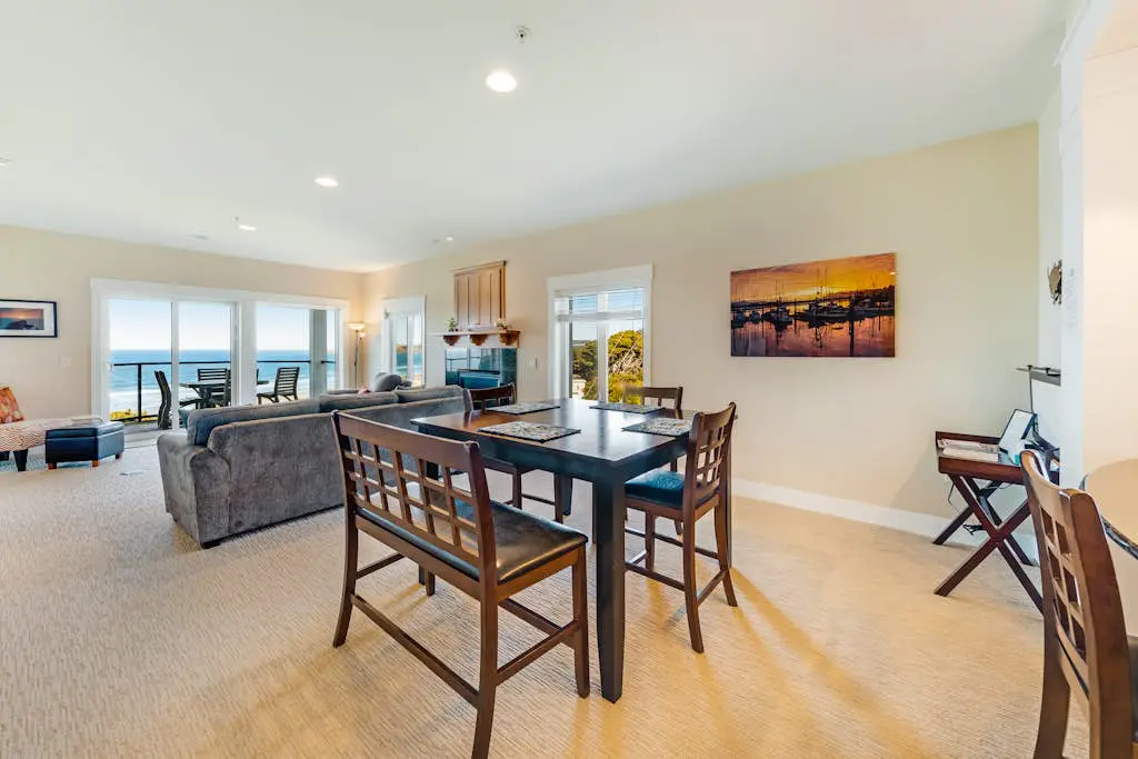 Oceanfront top floor condo with stunning views gas fireplace and grill