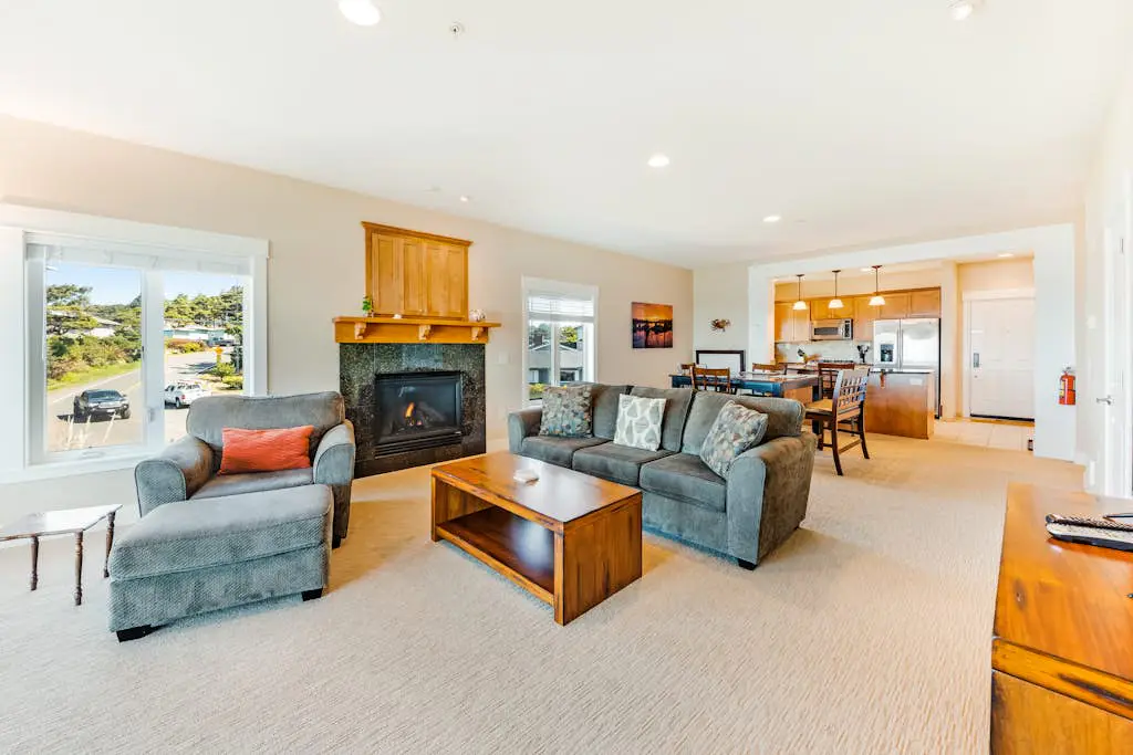 Oceanfront top floor condo with stunning views gas fireplace and grill