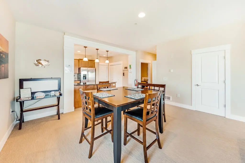 Oceanfront top floor condo with stunning views gas fireplace and grill