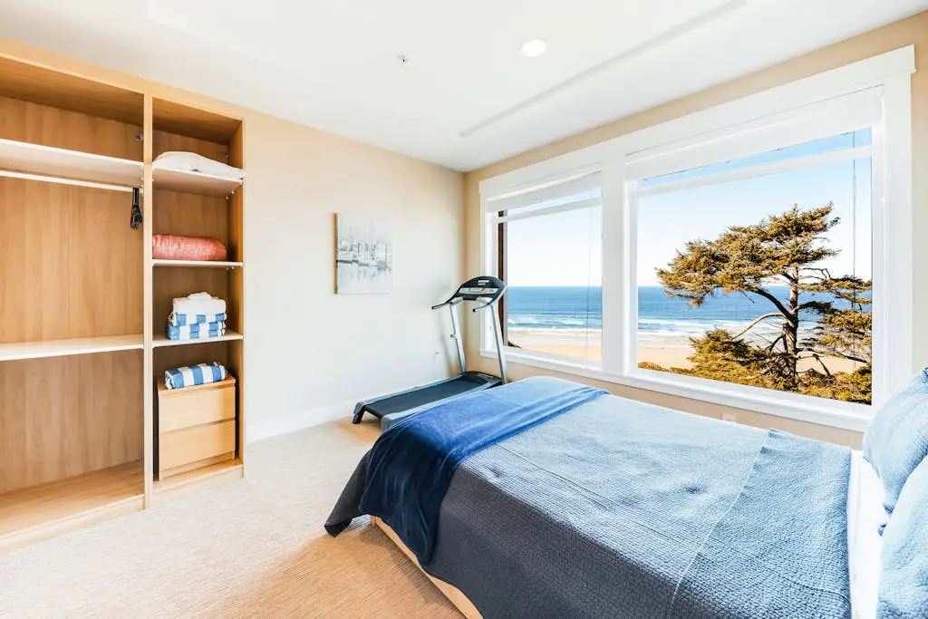 Oceanfront top floor condo with stunning views gas fireplace and grill