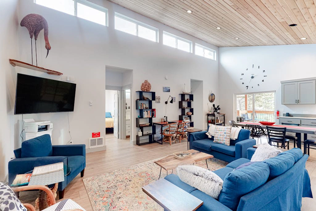 Beachy, Dog-Friendly Home Near the Coast with Free WiFi & a Kitchenette