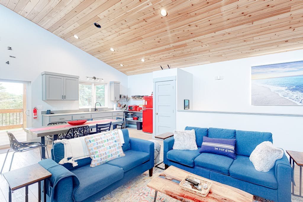 Beachy, Dog-Friendly Home Near the Coast with Free WiFi & a Kitchenette