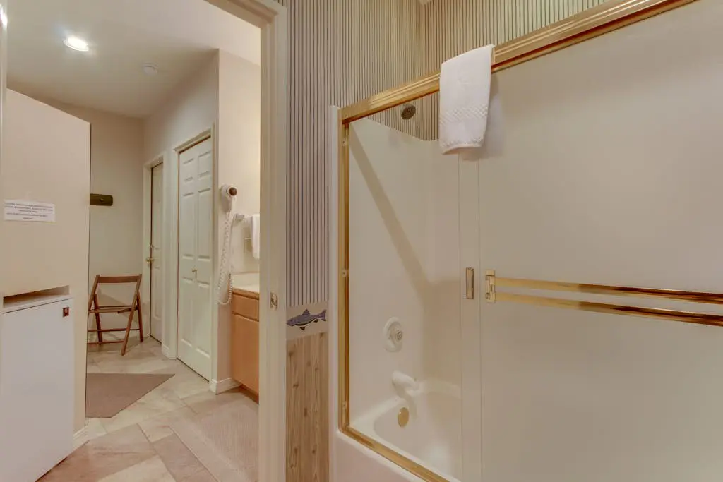 Mt Bachelor Village - Seclusion in Century West