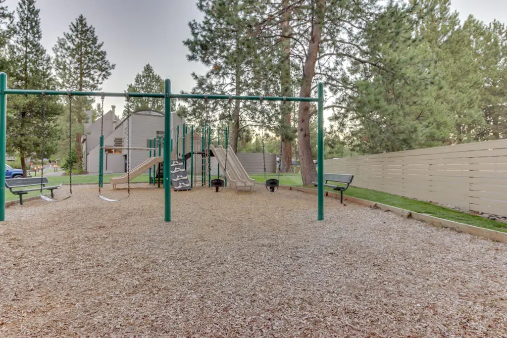 Mt Bachelor Village - Seclusion in Century West