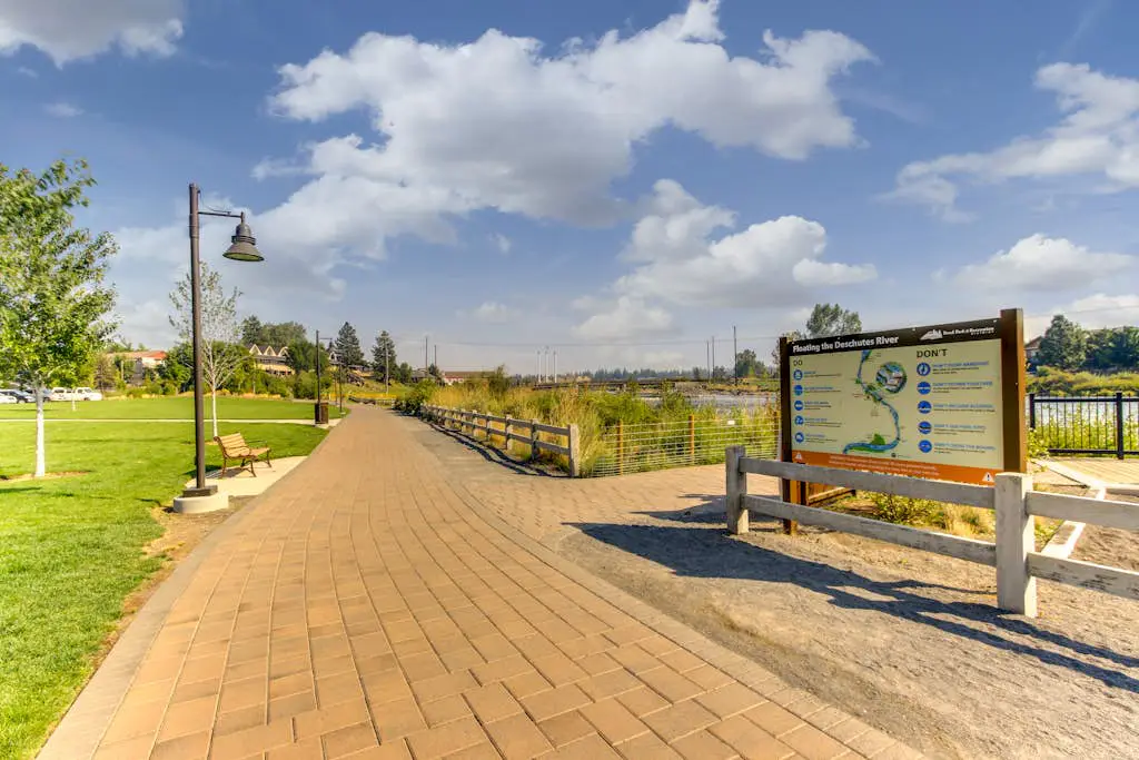 Mt Bachelor Village - Seclusion in Century West