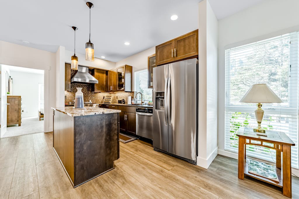 Beautiful apartments with fireplace, partial ocean views, washer/dryer, grill