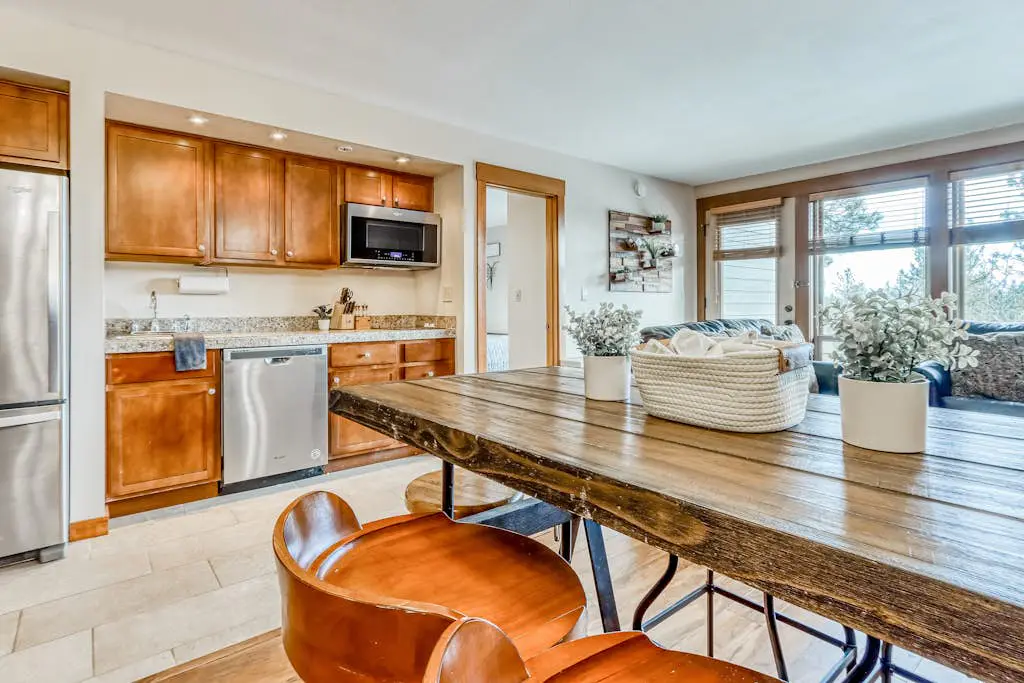 Seventh Mountain Resort Unit 713