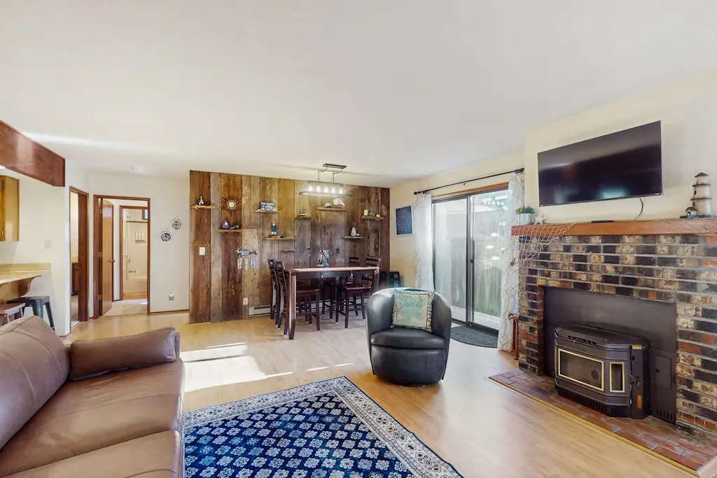 Winchester Bay Coastal Retreat