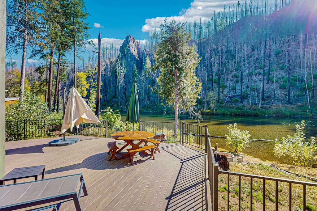 McKenzie River Retreat