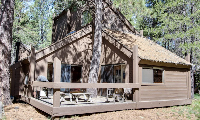 Sleek home w/ private hot tub & SHARC access - dog-friendly