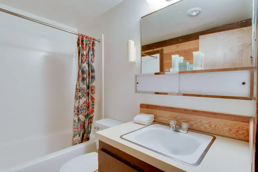 Sleek home with private hot tub & SHARC access - dog-friendly