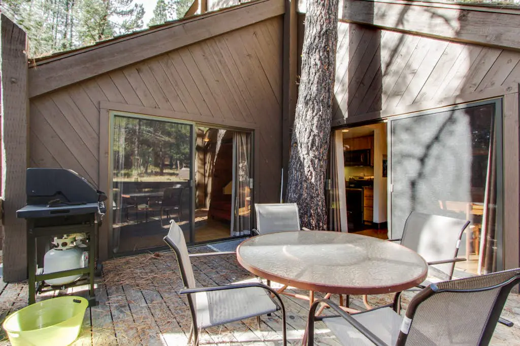 Sleek home with private hot tub & SHARC access - dog-friendly