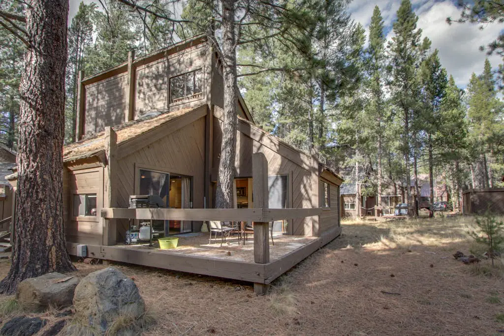 Sleek home with private hot tub & SHARC access - dog-friendly