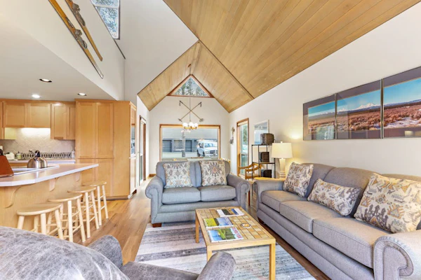 Golf Course Views, 1/2 Mile to the Village - Includes SHARC Access