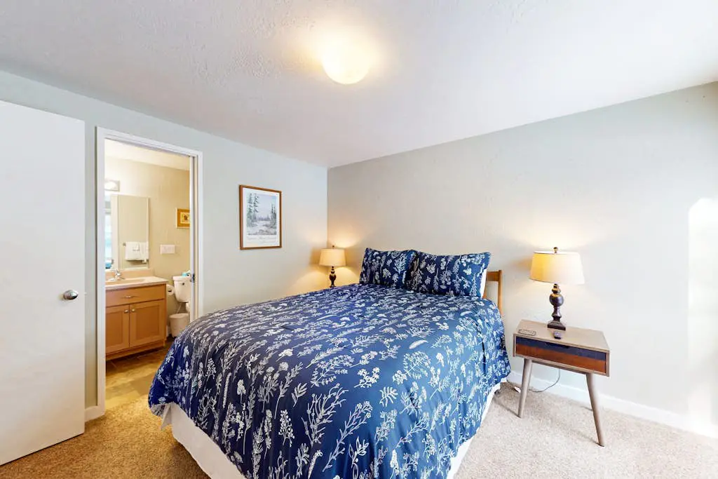 Dog-friendly Sunriver Condo with Great Location & View, SHARC Passes