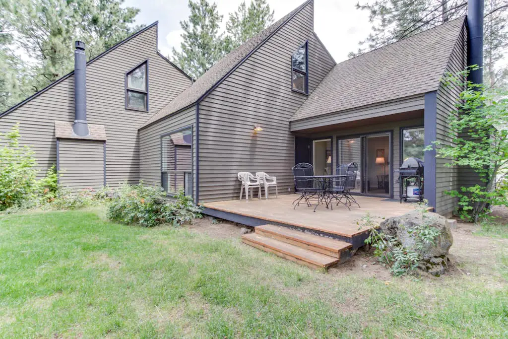 Dog-friendly Sunriver Condo with Great Location & View, SHARC Passes