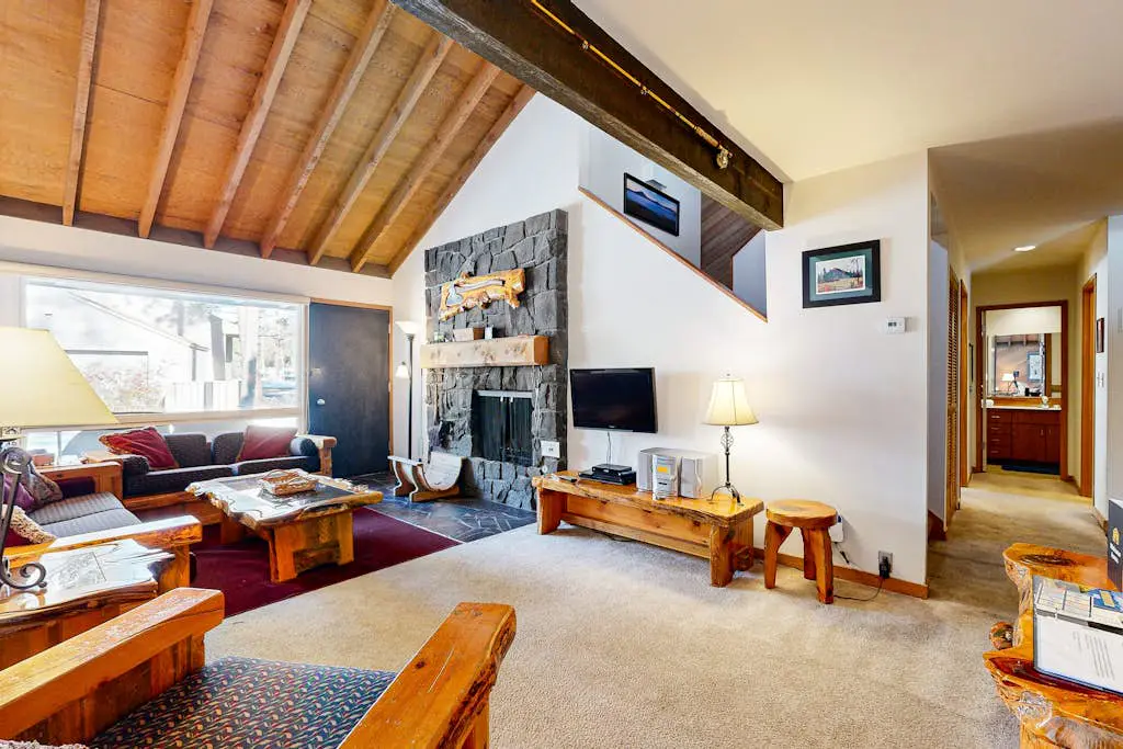Sunriver Condo with Private Hot Tub, WiFi,