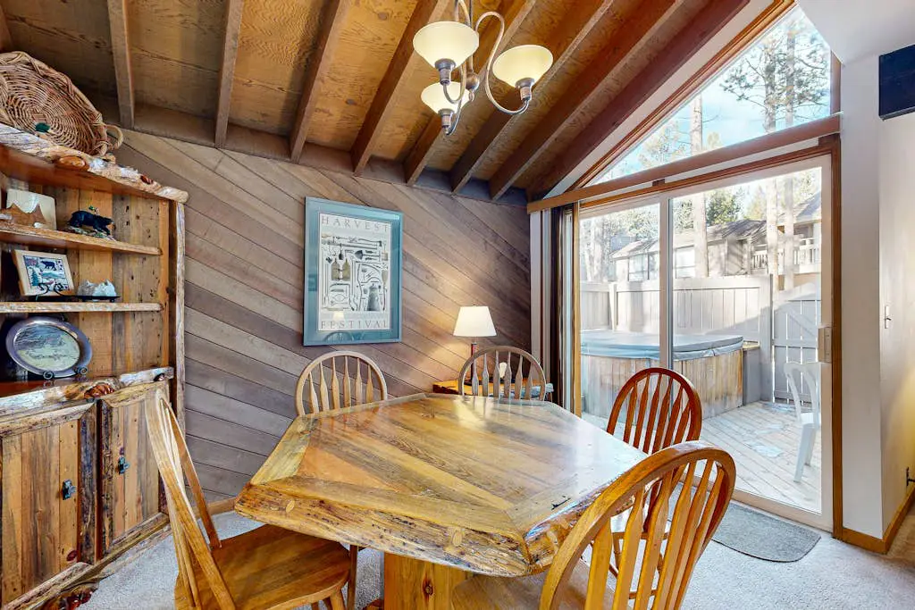 Sunriver Condo with Private Hot Tub, WiFi,