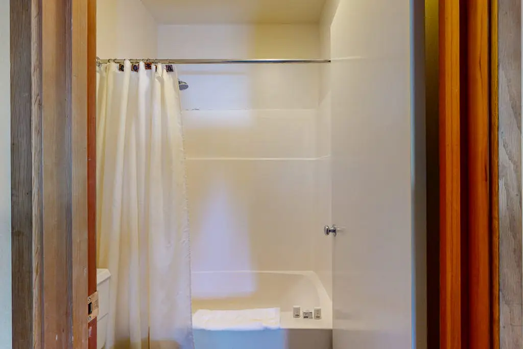 Sunriver Condo with Private Hot Tub, WiFi,