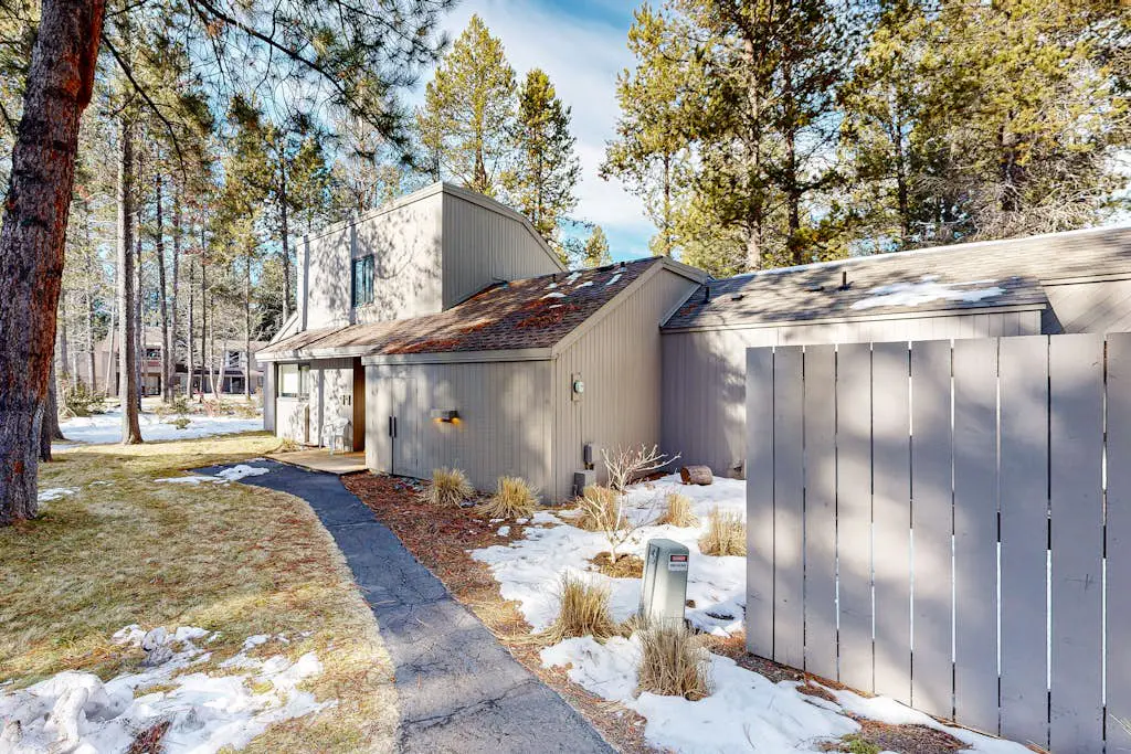 Sunriver Condo with Private Hot Tub, WiFi,