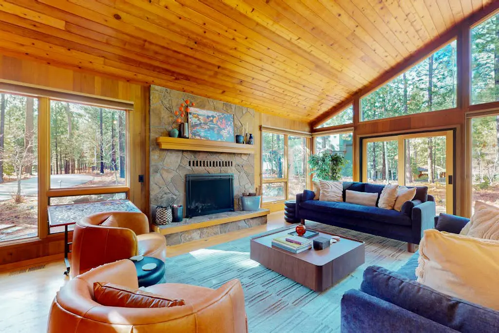 A modern mountain retreat designed for gathering, comfort and connection
