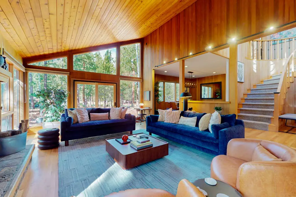 A modern mountain retreat designed for gathering, comfort and connection