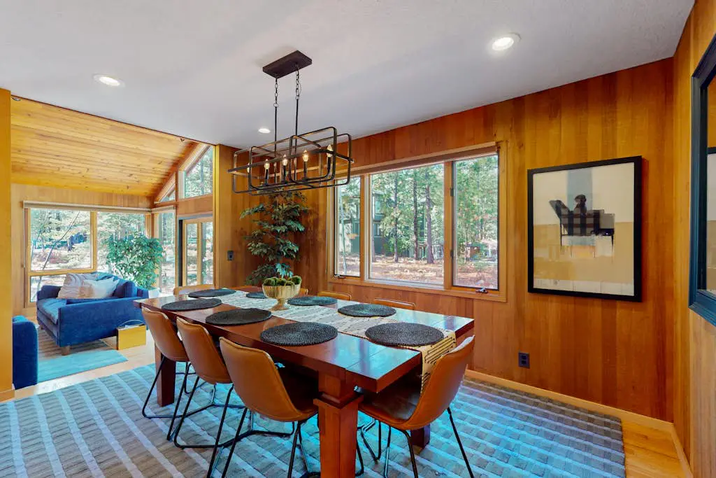 A modern mountain retreat designed for gathering, comfort and connection