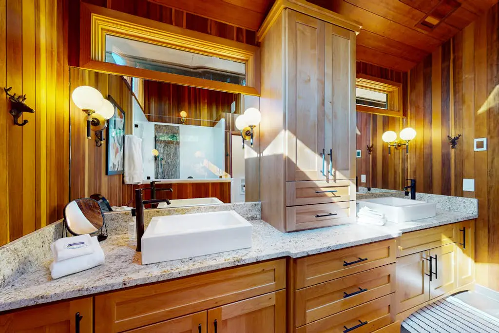 A modern mountain retreat designed for gathering, comfort and connection