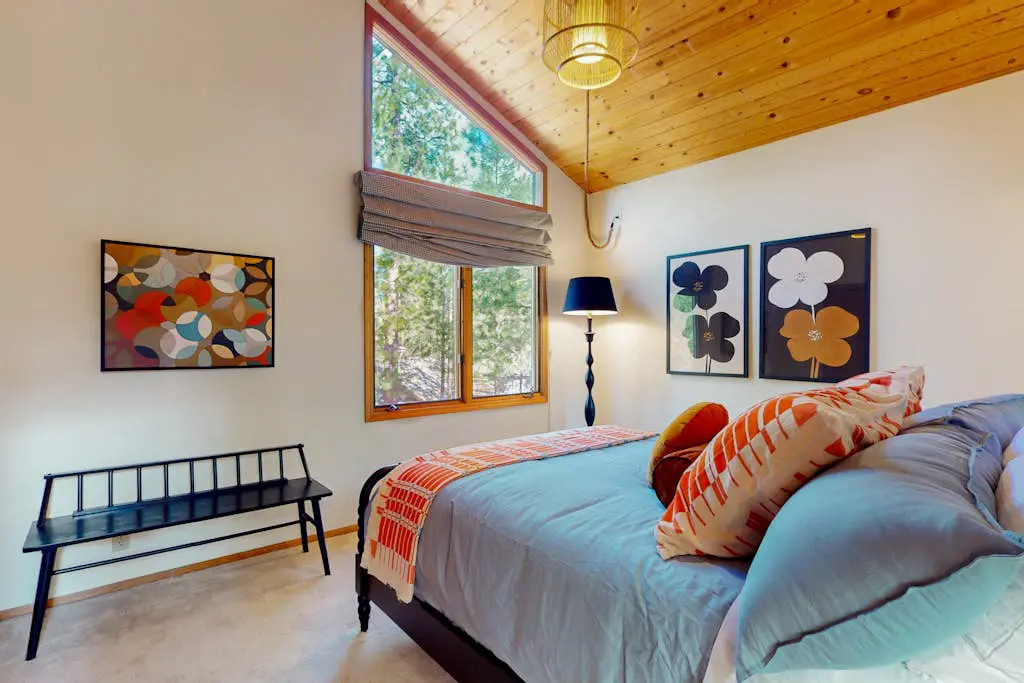 A modern mountain retreat designed for gathering, comfort and connection