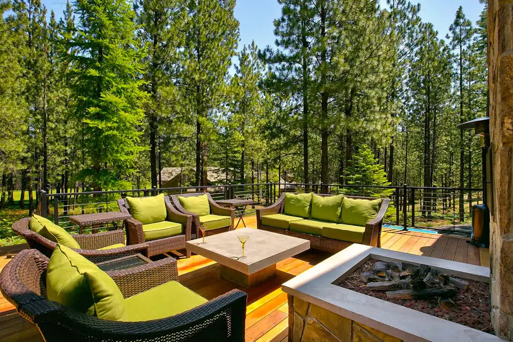 A modern mountain retreat designed for gathering, comfort and connection