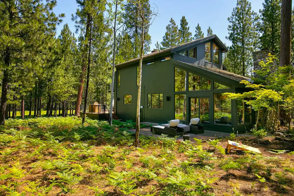 A modern mountain retreat designed for gathering, comfort and connection