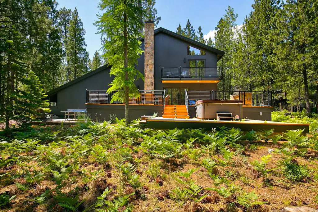 A modern mountain retreat designed for gathering, comfort and connection