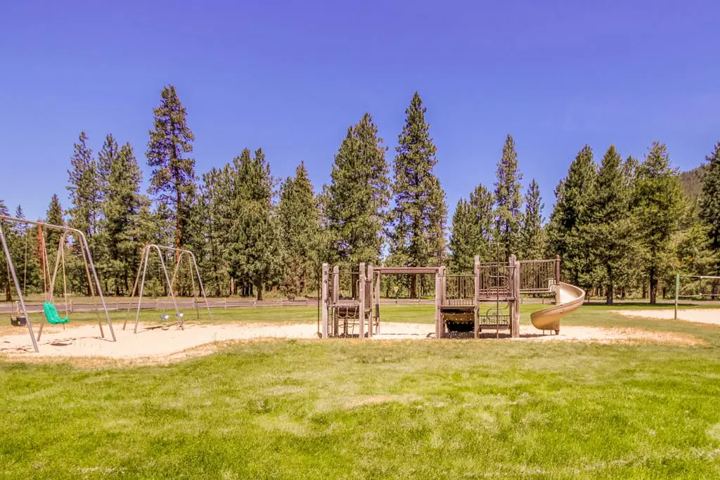 A modern mountain retreat designed for gathering, comfort and connection