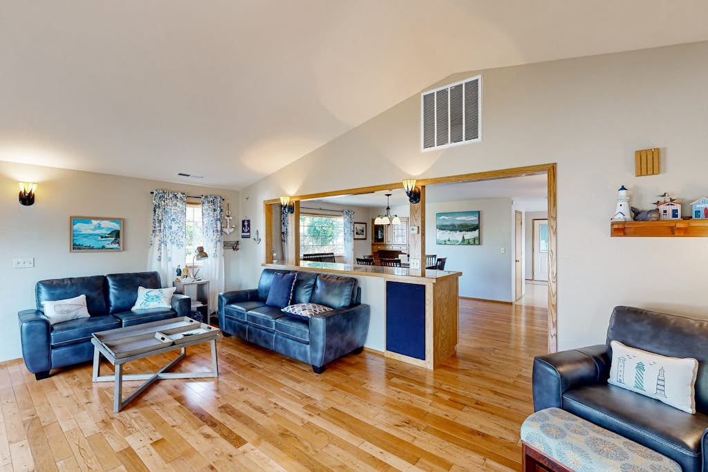Reedsport Hideaway