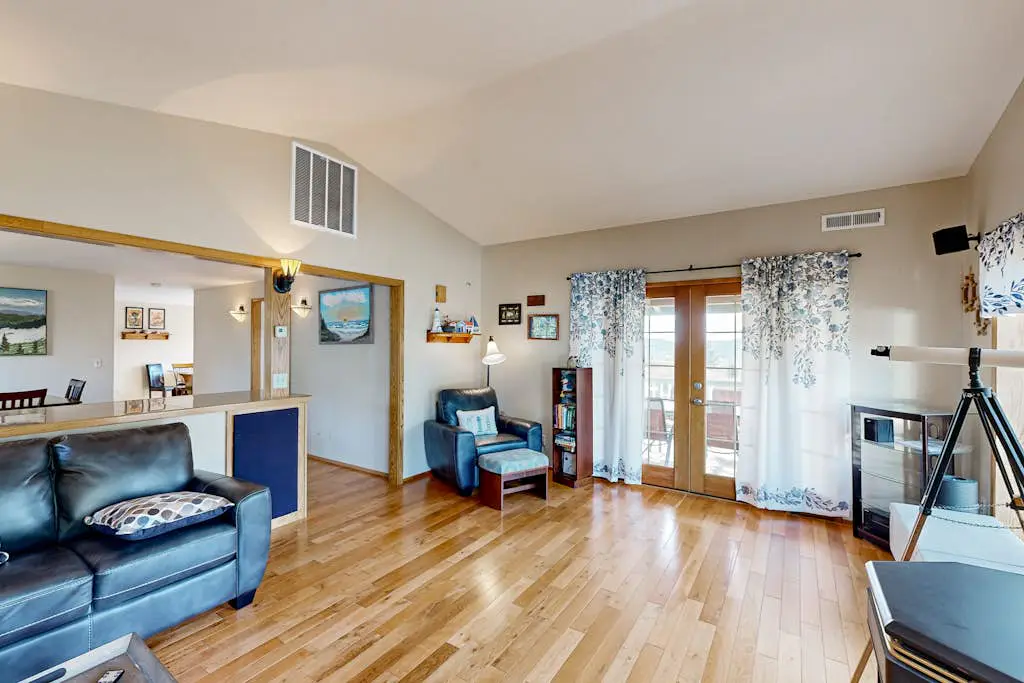 Reedsport Hideaway