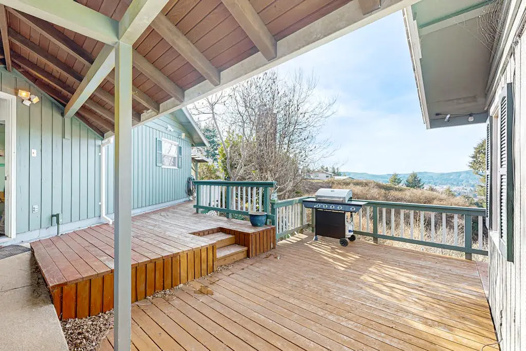 Reedsport Hideaway