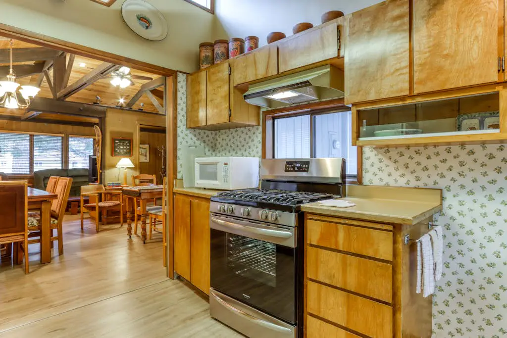 Dog-Friendly Cabin Close to the Village - SHARC Passes Included