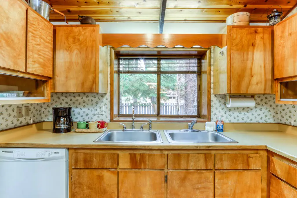 Dog-Friendly Cabin Close to the Village - SHARC Passes Included