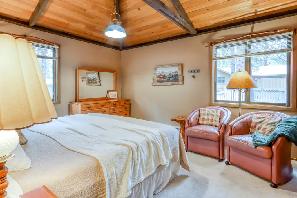 Dog-Friendly Cabin Close to the Village - SHARC Passes Included