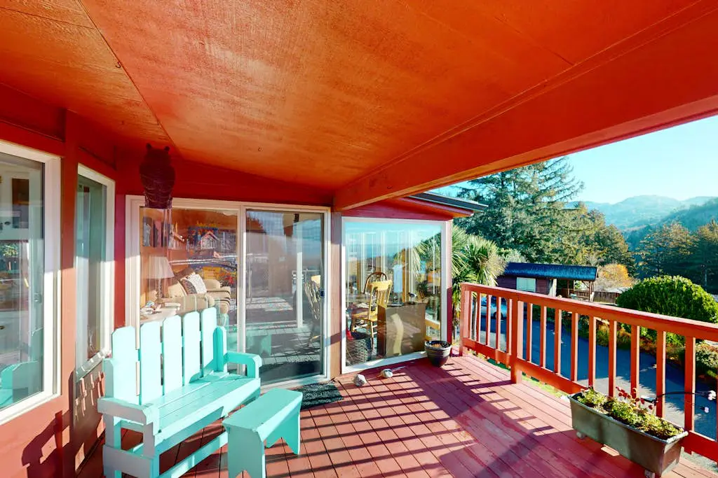 Ocean view retreat with nautical interior, grill, games, & AC